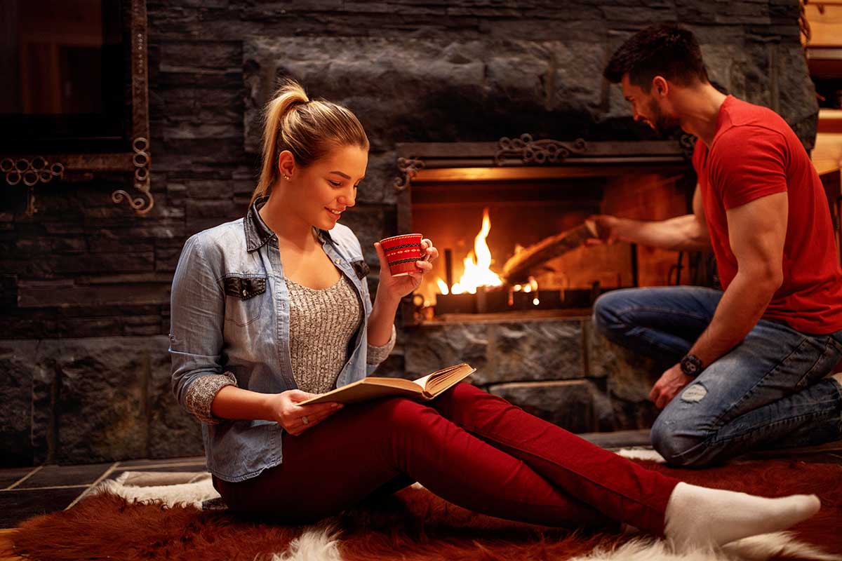 Entspannen am Kaminfeuer